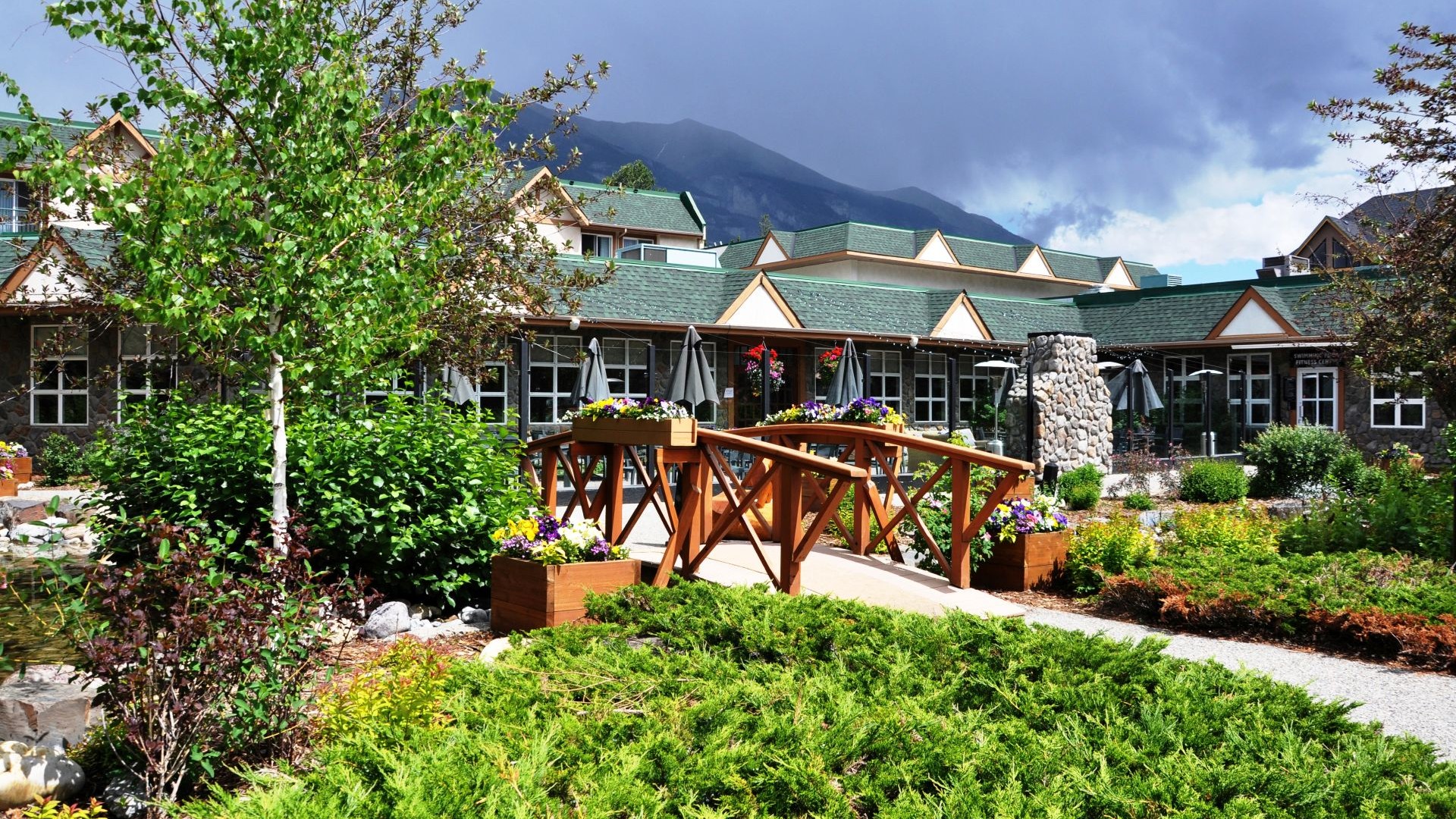 Coast Canmore Hotel & Conference Centre