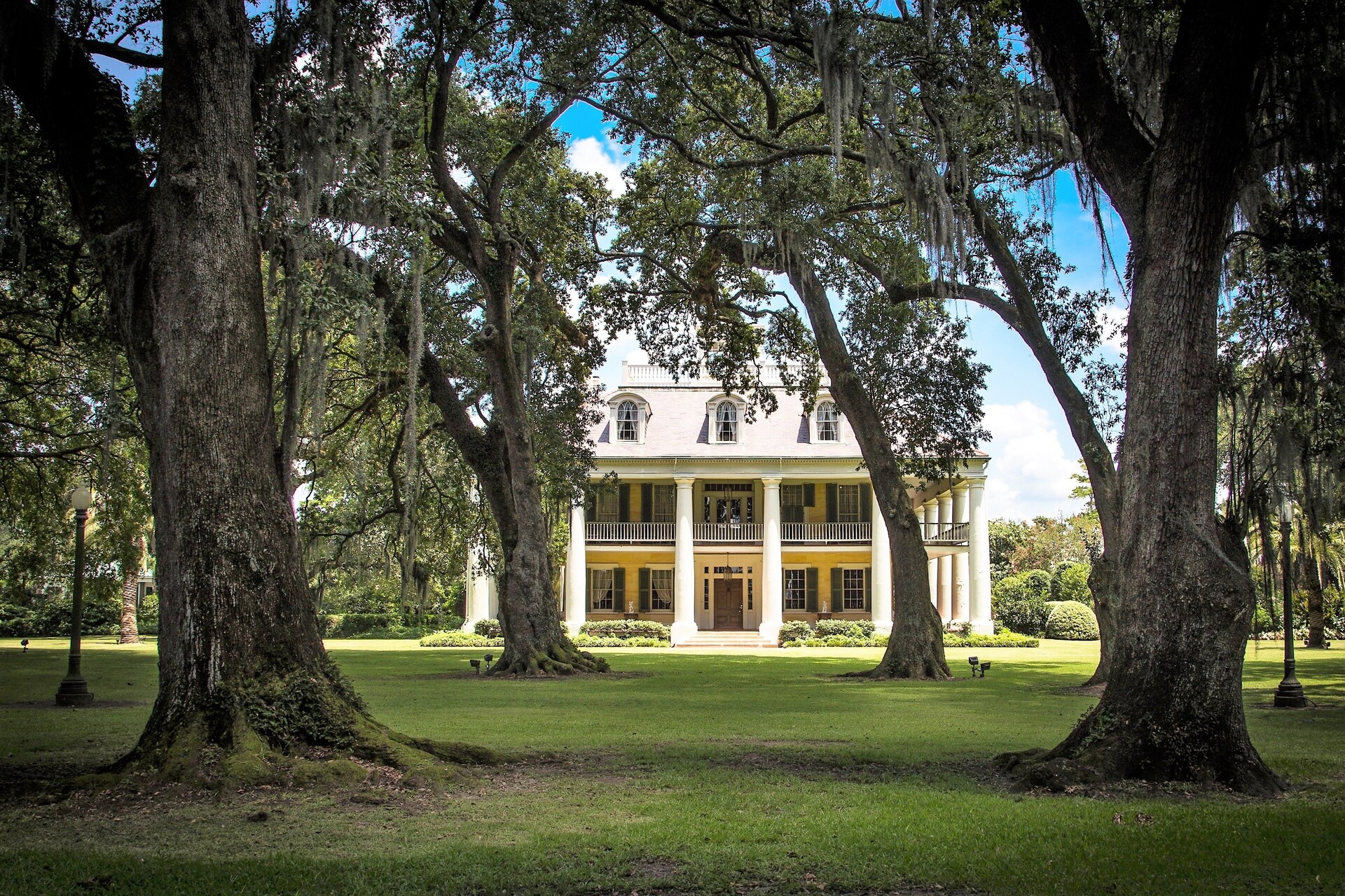 The Inn at Houmas House Plantation and Gardens