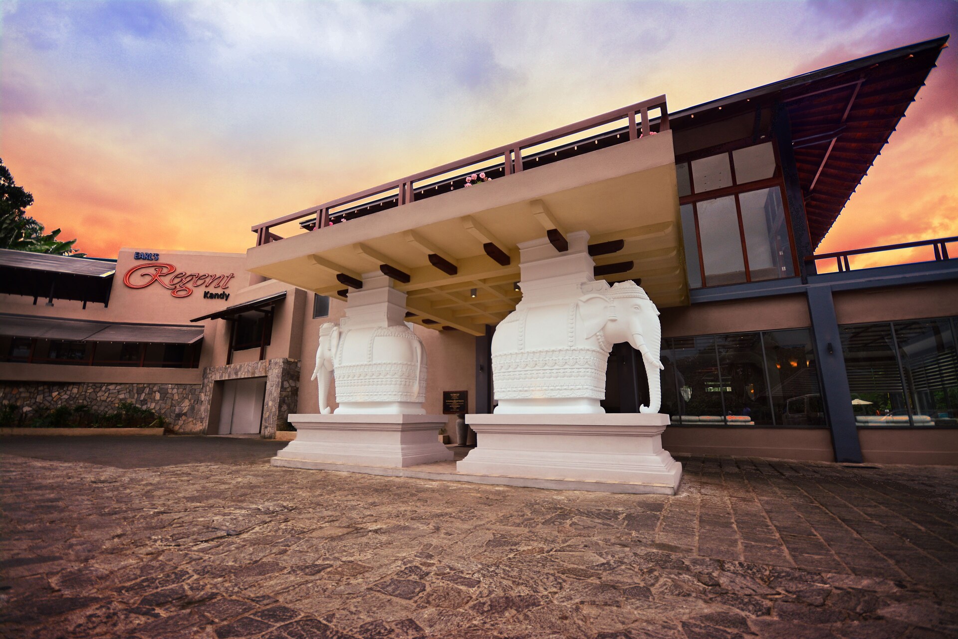 Earl's Regent, Kandy
